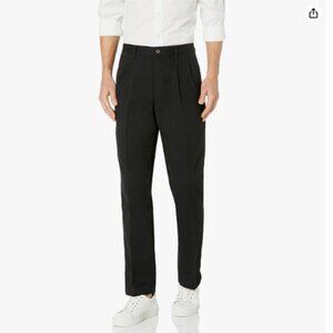 Men's Classic-Fit Wrinkle-Resistant Pleated Chino Pant - Black - 44W X 32L